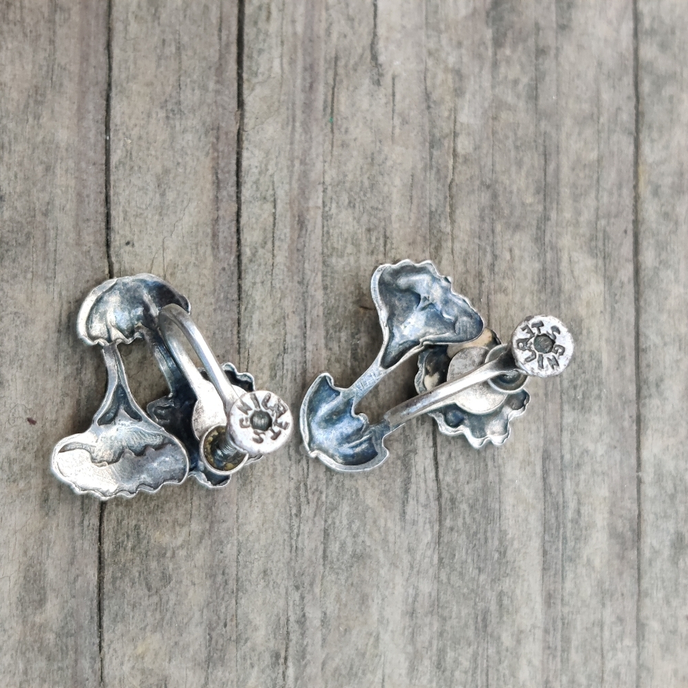 Sweet antique sterling flower earrings - Picture 3 of 4